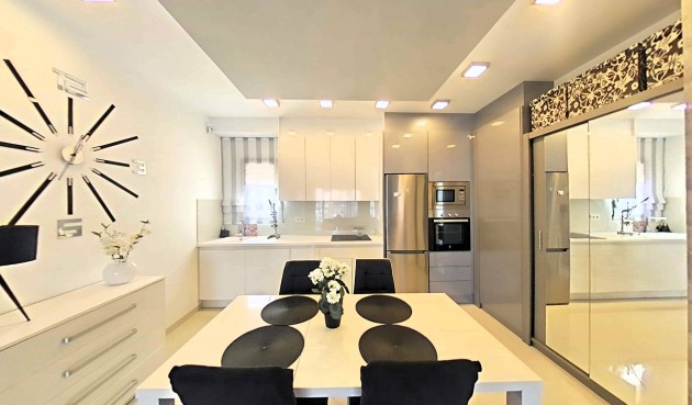 Resale - Apartment -
Pilar de la Horadada - La Torre De La Horadada