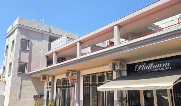 Resale - Apartment -
Villamartin - Costa Blanca