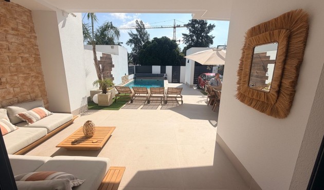 Resale - Villa -
Dolores - Costa Blanca