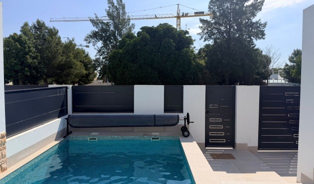 Resale - Villa -
Dolores - Costa Blanca