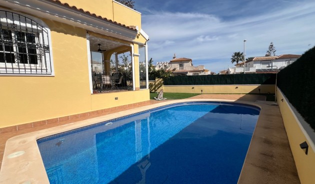Resale - Villa -
Orihuela Costa - Costa Blanca