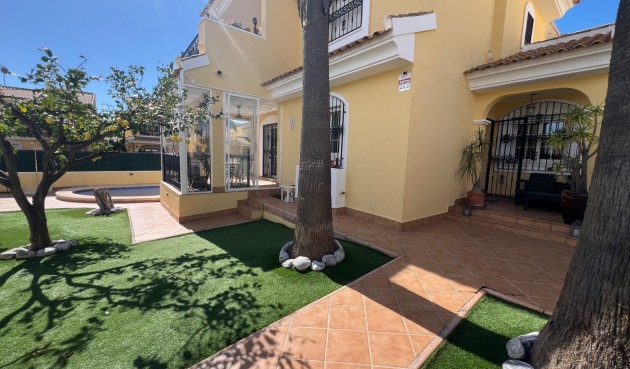 Resale - Villa -
Orihuela Costa - Costa Blanca