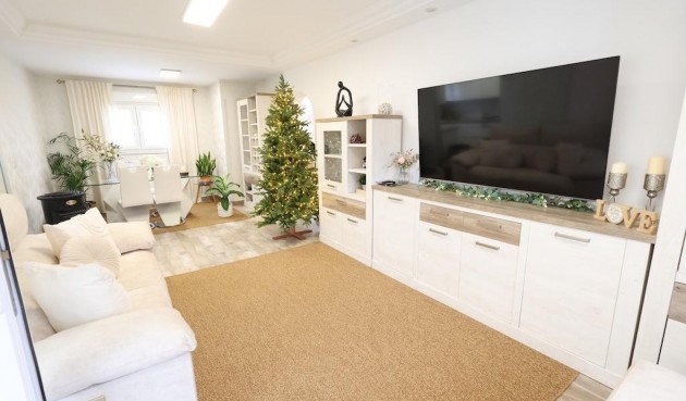 Resale - Villa -
San Miguel de Salinas - Inland