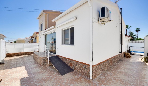 Resale - Villa -
San Fulgencio - La Marina
