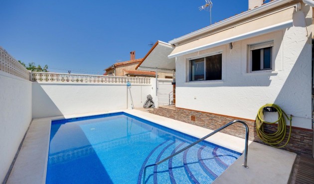 Resale - Villa -
San Fulgencio - La Marina