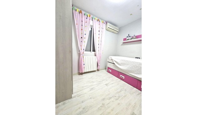 Resale - Town House -
Orihuela Costa - Los Almendros-la Florida