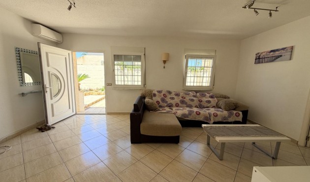 Resale - Villa -
Torrevieja - Costa Blanca