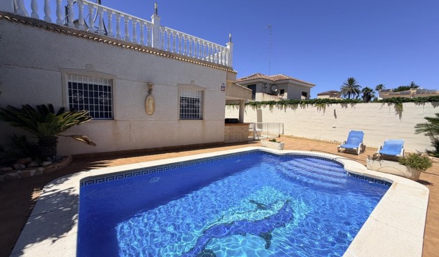 Resale - Villa -
Torrevieja - Costa Blanca