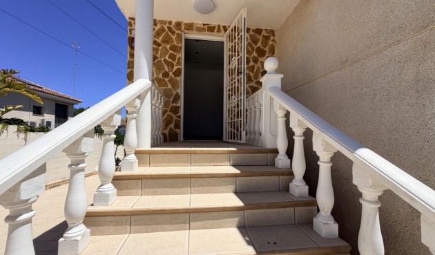 Resale - Villa -
Torrevieja - Costa Blanca