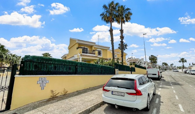 Resale - Villa -
Orihuela Costa - Costa Blanca