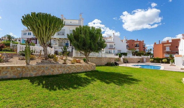 Resale - Villa -
Torrevieja - La Mata