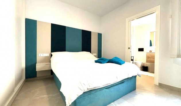 Resale - Penthouse -
Torrevieja - Las Piscinas Naturales
