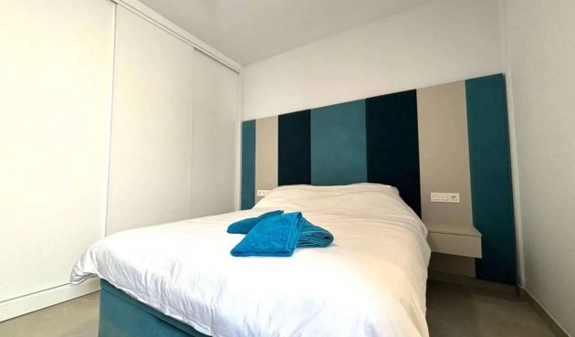 Resale - Penthouse -
Torrevieja - Las Piscinas Naturales