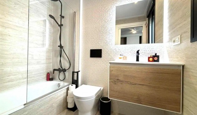 Resale - Penthouse -
Torrevieja - Las Piscinas Naturales