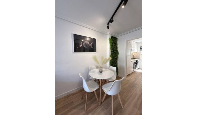 Resale - Apartment -
Torrevieja - Playa del Cura