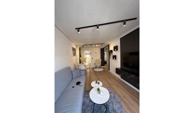 Resale - Apartment -
Torrevieja - Playa del Cura