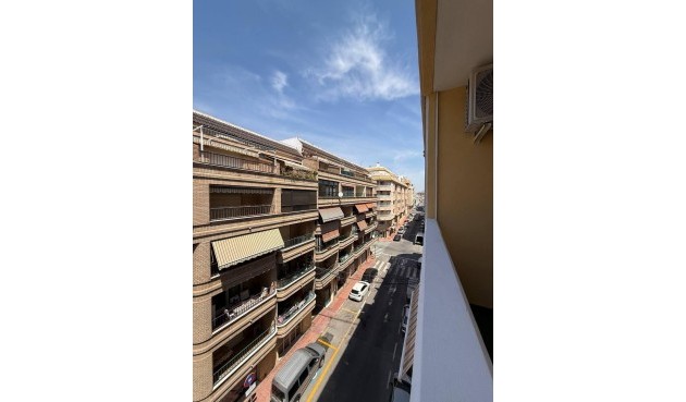 Resale - Apartment -
Torrevieja - Playa del Cura