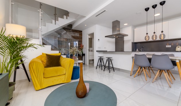 Resale - Villa -
Villamartin - Costa Blanca