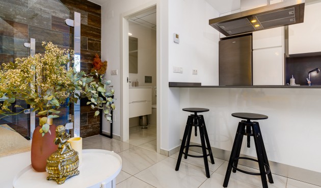Resale - Villa -
Villamartin - Costa Blanca