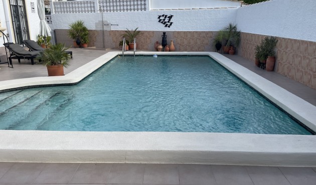 Resale - Villa -
Camposol - Inland