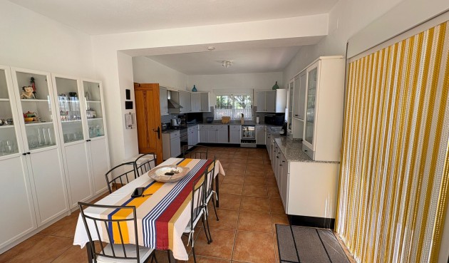 Resale - Villa -
Canadas De San Pedro - Inland