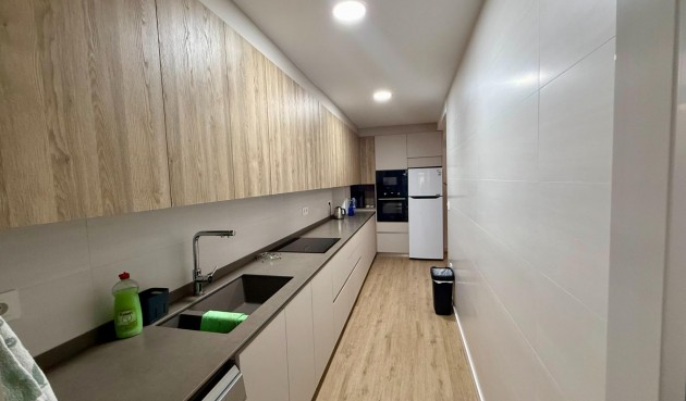 Resale - Apartment -
Torrevieja - Centro