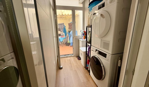 Resale - Apartment -
Torrevieja - Centro