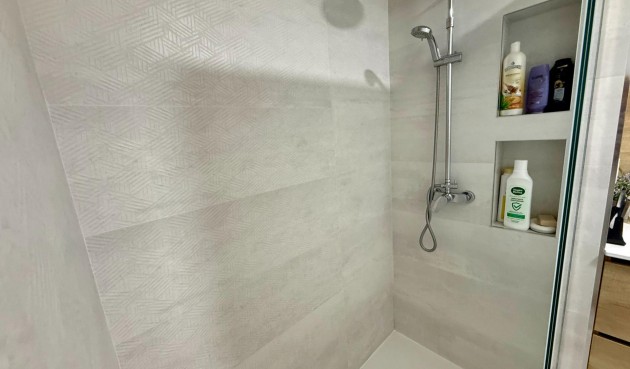 Resale - Apartment -
Torrevieja - Centro