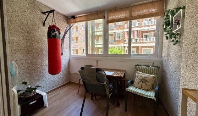 Resale - Apartment -
Torrevieja - Centro