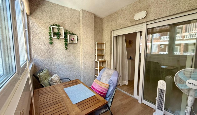 Resale - Apartment -
Torrevieja - Centro