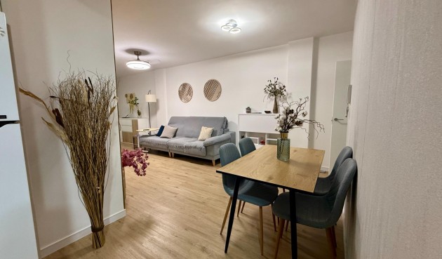 Resale - Apartment -
Torrevieja - Centro