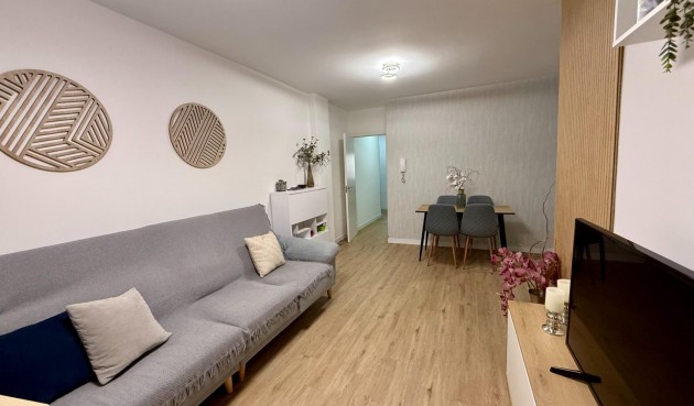 Resale - Apartment -
Torrevieja - Centro