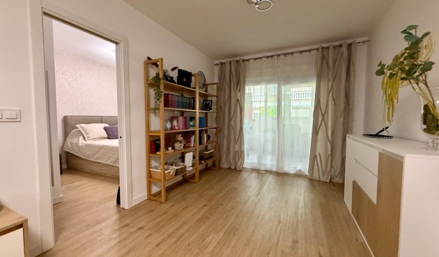 Resale - Apartment -
Torrevieja - Centro