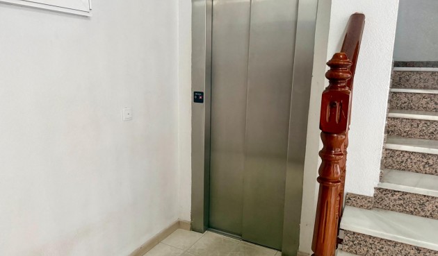 Resale - Apartment -
Torrevieja - Centro