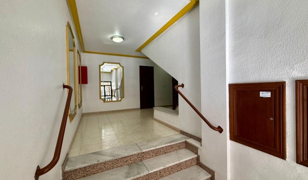 Resale - Apartment -
Torrevieja - Centro