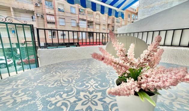 Resale - Apartment -
Torrevieja - Playa de los Locos