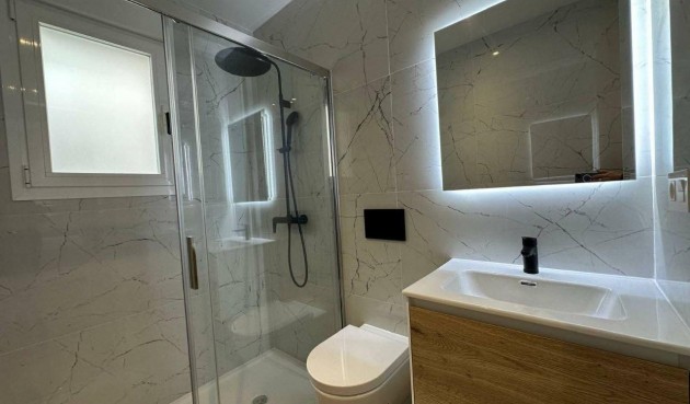 Brukt - Apartment -
Torrevieja - Playa de los Locos