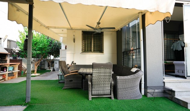 Resale - Town House -
Torrevieja - aguas nuevas