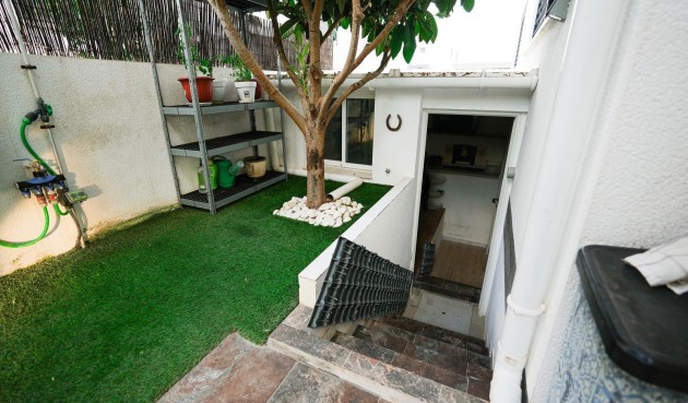 Resale - Town House -
Torrevieja - aguas nuevas