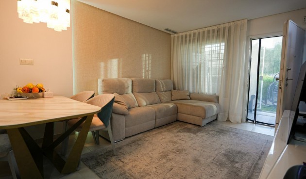 Resale - Town House -
Torrevieja - aguas nuevas