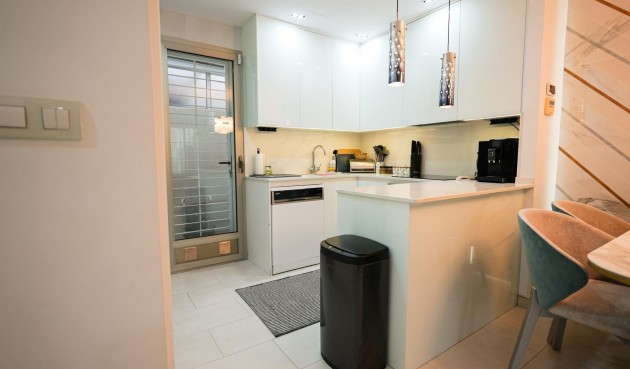 Resale - Town House -
Torrevieja - aguas nuevas
