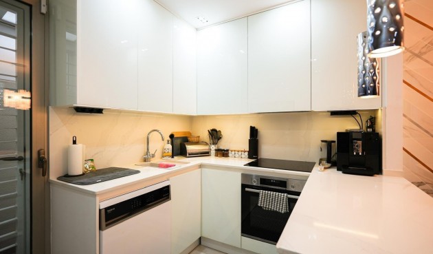 Resale - Town House -
Torrevieja - aguas nuevas