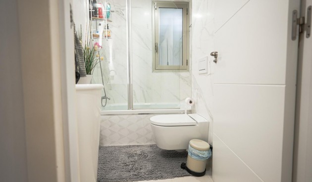 Resale - Town House -
Torrevieja - aguas nuevas