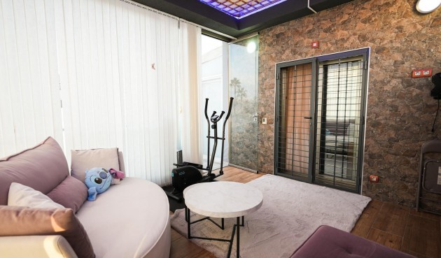 Resale - Town House -
Torrevieja - aguas nuevas