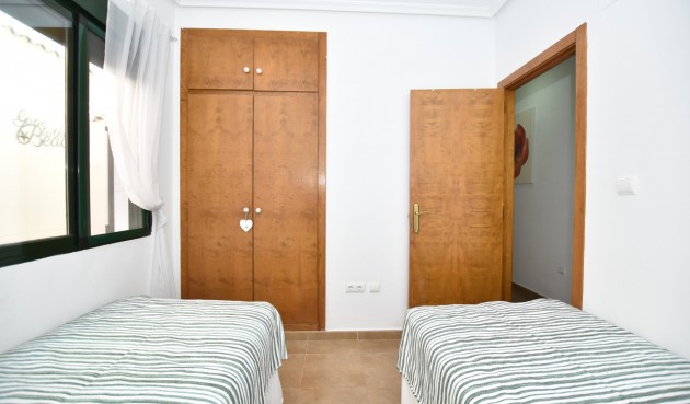 Resale - Apartment -
Daya Vieja - Costa Blanca