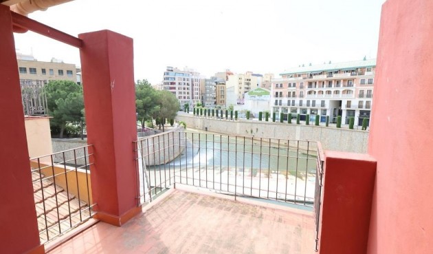 Brukt - Villa -
Orihuela - Inland