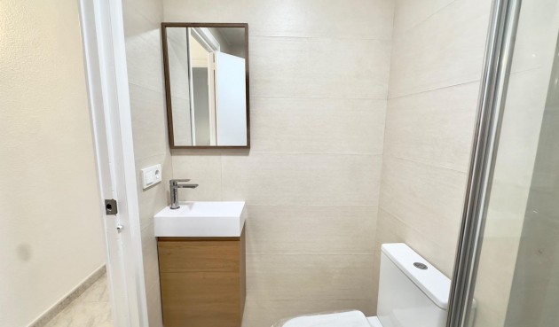 Brukt - Apartment -
Torrevieja - Estacion De Autobuses