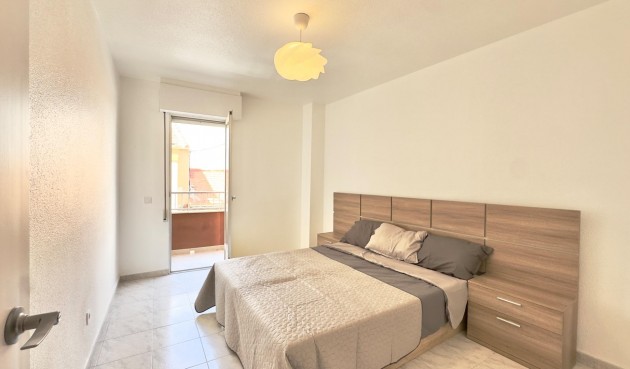 Brukt - Apartment -
Torrevieja - Estacion De Autobuses