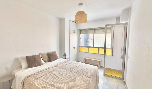 Brukt - Apartment -
Torrevieja - Estacion De Autobuses