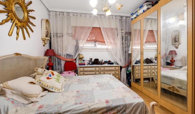 Resale - Apartment -
Torrevieja - Centro